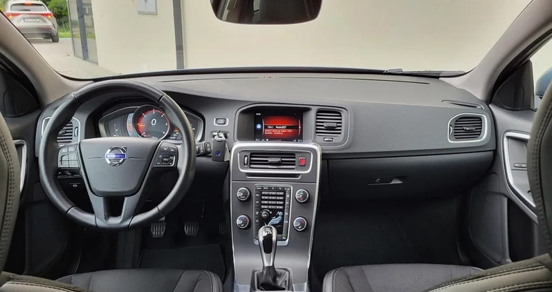 Volvo V60 cena 63500 przebieg: 129000, rok produkcji 2017 z Aleksandrów Łódzki małe 529